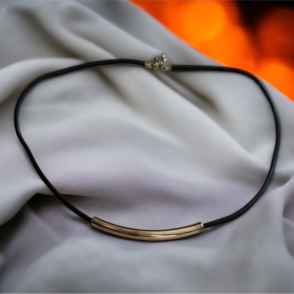 Jewelry - Silver Plated Choker Necklace